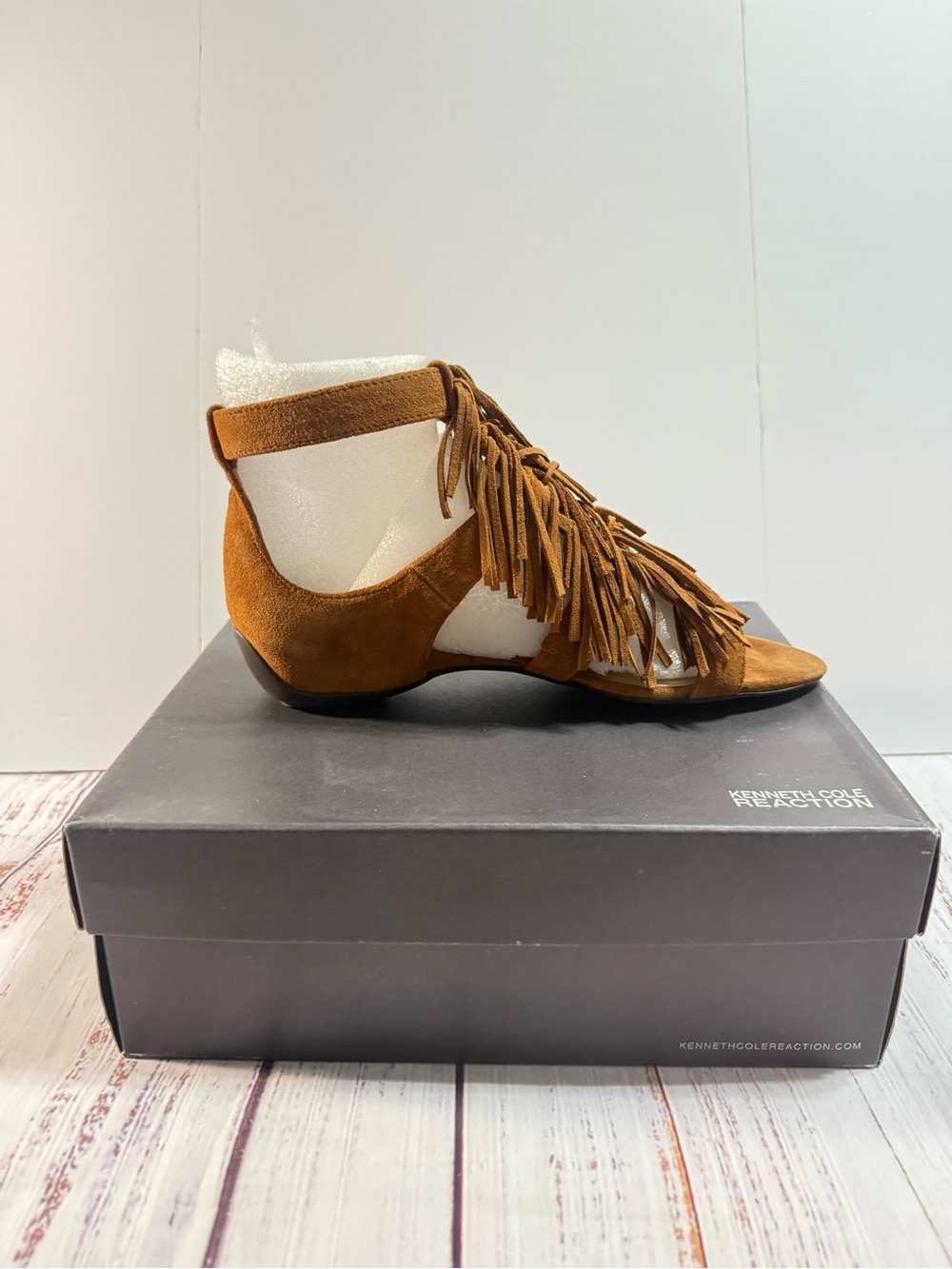 New in Box Kenneth Cole Reaction Audra Women's Brown Suede Fringe Sandals - Picture 5 of 9